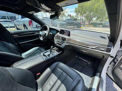 Used 2019 BMW 740i w/ M Sport Package RWD image 20