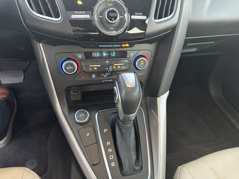 Used 2018 Ford Focus Titanium w/ Titanium Technology Package FWD image 14