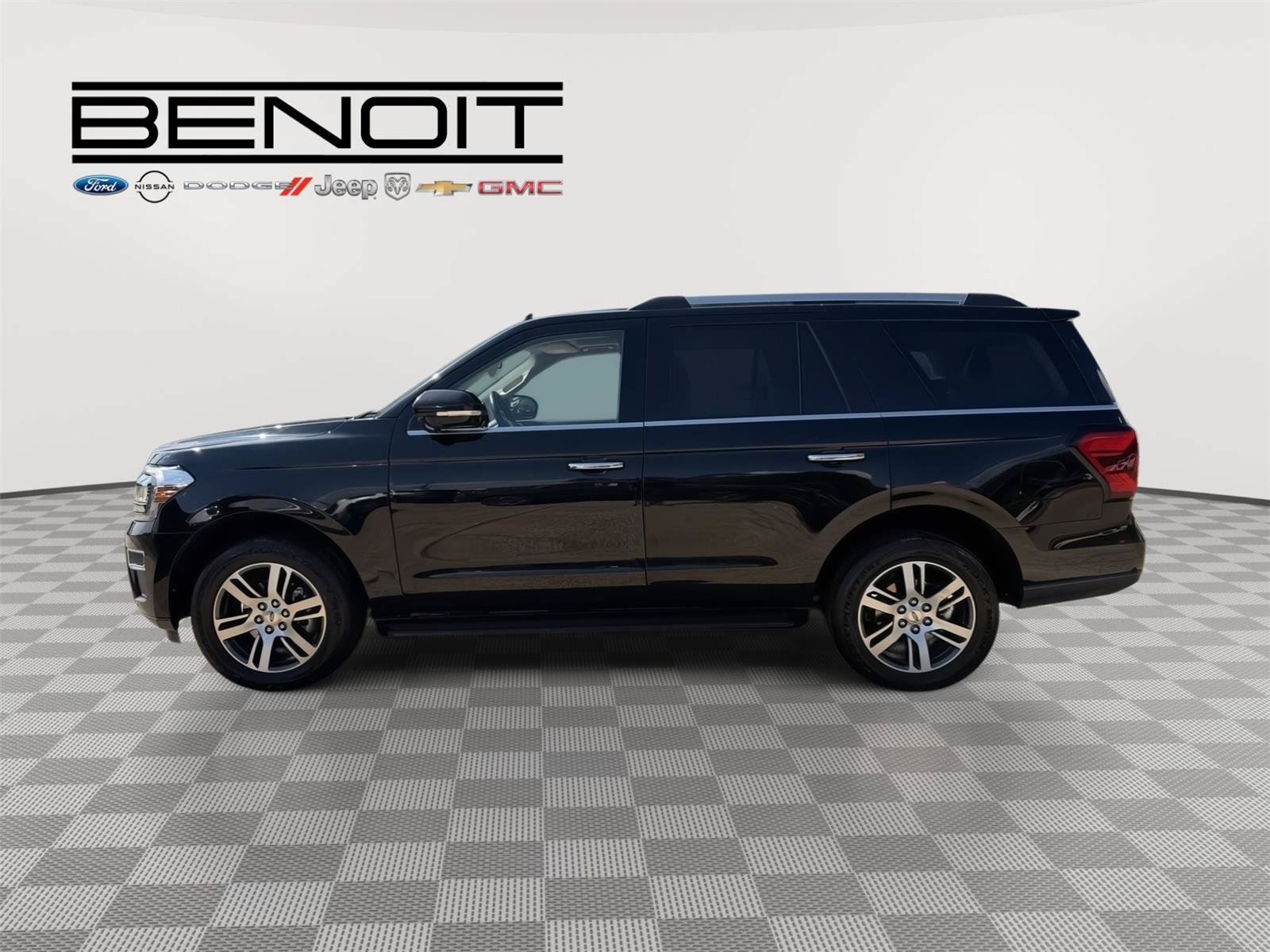 Used 2024 Ford Expedition Limited AWD/4WD image 2