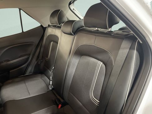 Used 2023 Hyundai Venue Limited w/ Cargo Package image 11