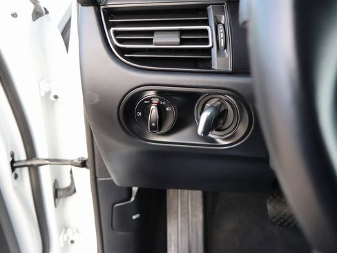 Used 2024 Porsche Macan GTS image 34