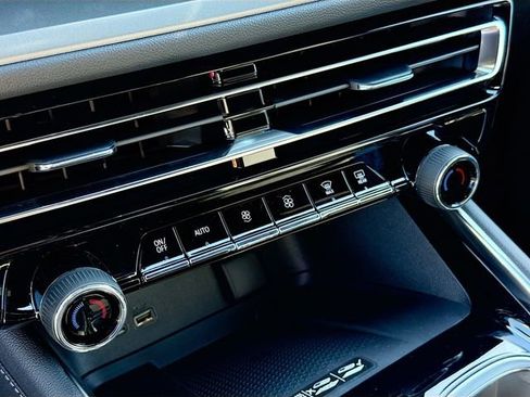 New 2026 Chevrolet Traverse LT w/ Midnight/Sport Edition image 17