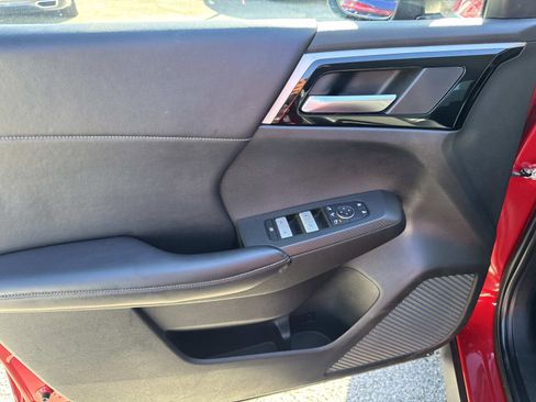 Used 2023 Mitsubishi Outlander SE image 12