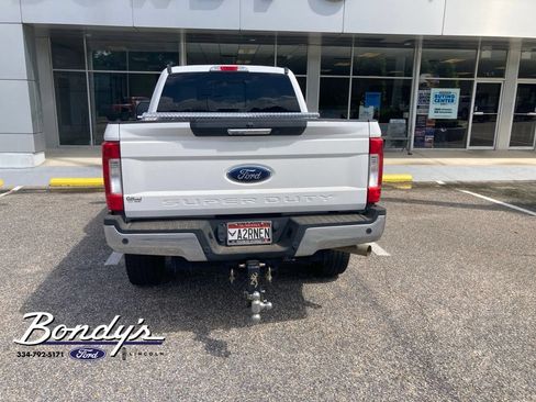 Used 2019 Ford F250 Lariat w/ Lariat Value Package AWD/4WD image 4