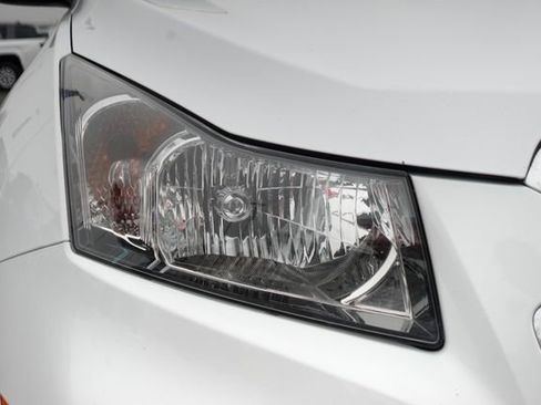 Used 2015 Chevrolet Cruze LT w/ Technology Package image 5