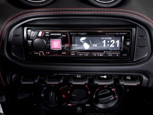 Used 2019 Alfa Romeo 4C Spider RWD image 34