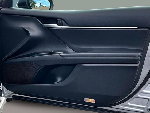 Used 2019 Toyota Camry SE image 17