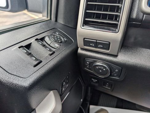 Used 2019 Ford F150 Lariat image 19