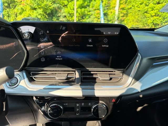 Used 2024 Chevrolet Trax LT FWD image 16
