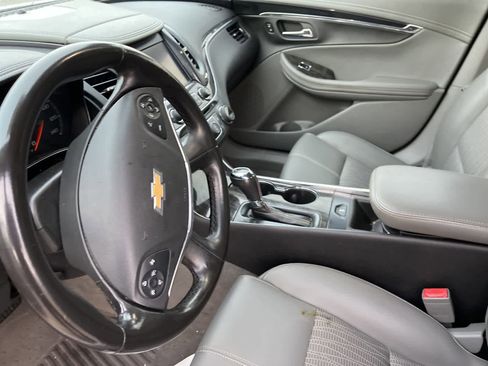 Used 2014 Chevrolet Impala LT w/ Convenience Package image 27