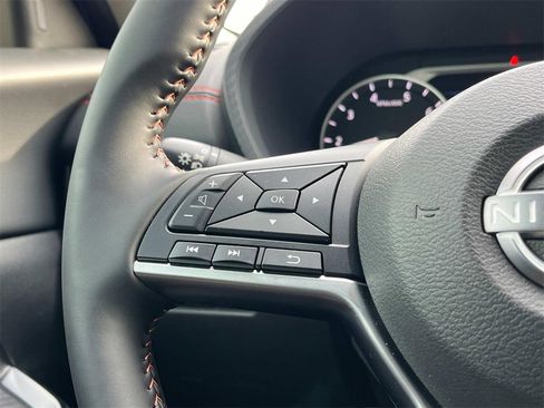 Certified 2025 Nissan Sentra SR image 27