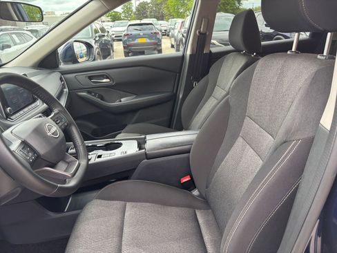 Used 2025 Nissan Rogue SV FWD image 27