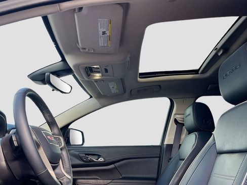 Used 2023 GMC Acadia Denali w/ Denali Technology Package image 22