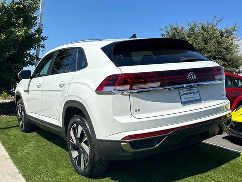 Certified 2024 Volkswagen Atlas Cross Sport SE AWD/4WD image 6
