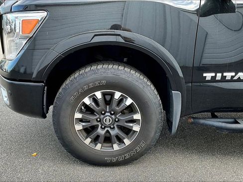 Used 2018 Nissan Titan PRO-4X w/ Pro-4x Convenience Package image 8