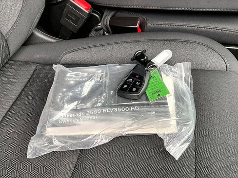 Used 2024 Chevrolet Silverado 2500 Custom w/ Custom Value Package image 11