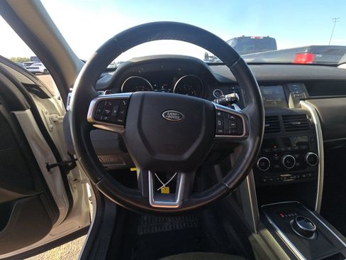Used 2019 Land Rover Discovery Sport SE image 11