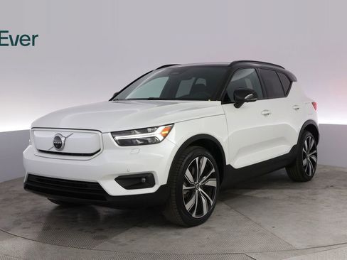 Used 2021 Volvo XC40 P8 Recharge w/ Advanced Package AWD/4WD image 2