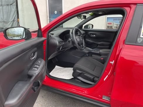 Used 2024 Honda HR-V Sport image 9