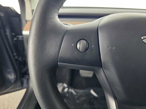 Used 2020 Tesla Model 3 Standard Range image 26