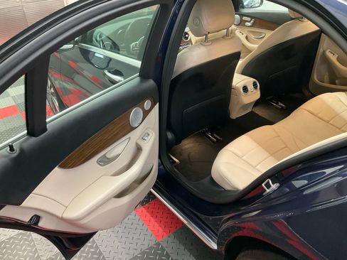 Used 2021 Mercedes-Benz C 300 4MATIC Sedan image 9