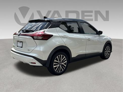 Used 2021 Nissan Kicks SV FWD image 23