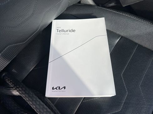 Certified 2022 Kia Telluride SX w/ SX Prestige Package image 29