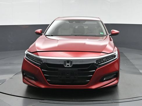 Used 2018 Honda Accord Touring image 2