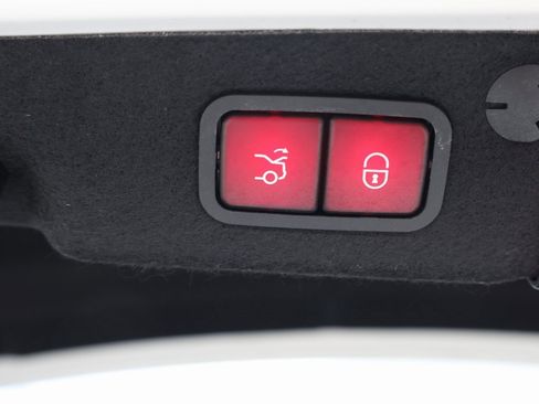 Used 2019 Mercedes-Benz C 300 Sedan w/ Premium Package image 9