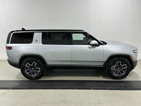 Used 2024 Rivian R1S Adventure Dual AWD/4WD image 6