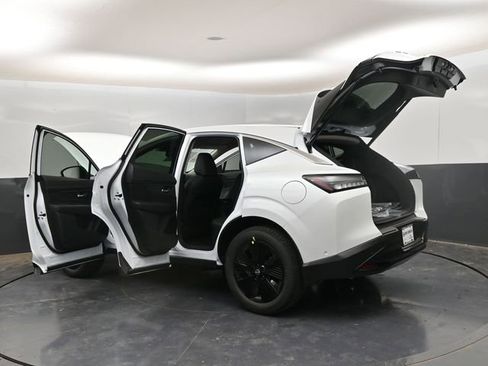 Certified 2025 Nissan Murano SV image 31