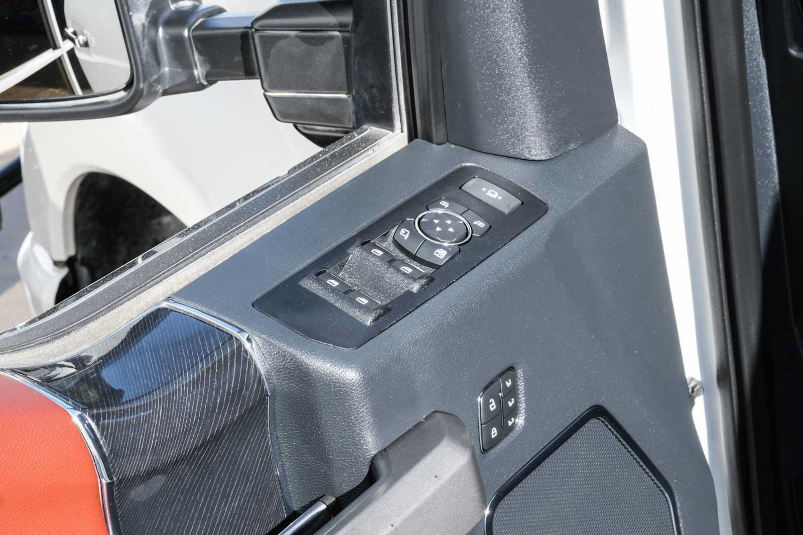 Used 2022 Ford F250 Platinum w/ FX4 Off-Road Package AWD/4WD image 37