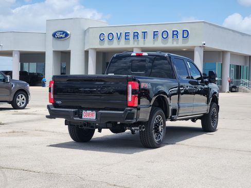 New 2026 Ford F250 Platinum w/ FX4 Off-Road Package AWD/4WD image 4