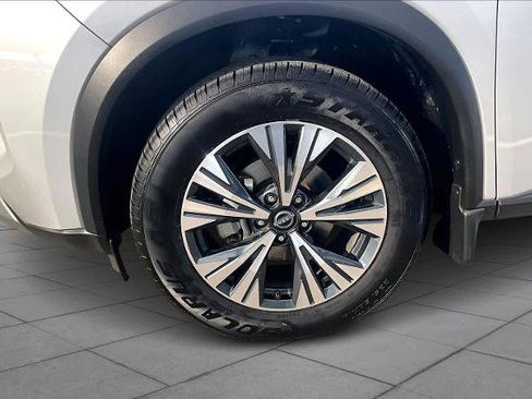 Certified 2023 Nissan Rogue SV image 10