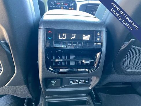 Used 2025 Jeep Grand Cherokee L Laredo AWD/4WD image 22