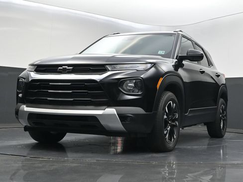 Used 2023 Chevrolet TrailBlazer LT w/ Convenience Package AWD/4WD image 37