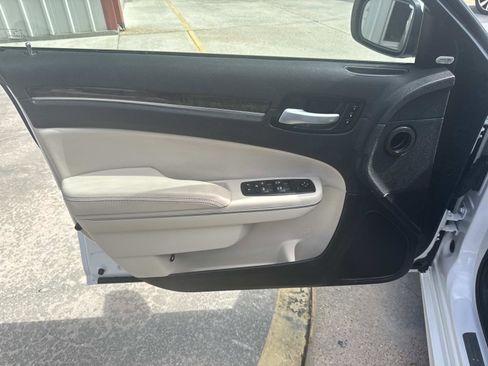 Certified 2023 Chrysler 300 Touring L w/ Popular Equipment Group image 19