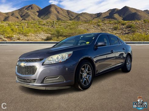 Used 2015 Chevrolet Malibu LT w/ Power Convenience Package image 2