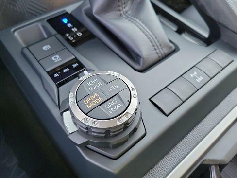 Used 2025 Toyota Tacoma TRD Off-Road image 14