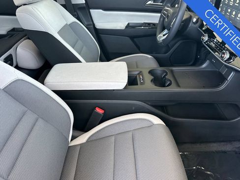 Certified 2025 Honda Prologue EX image 17