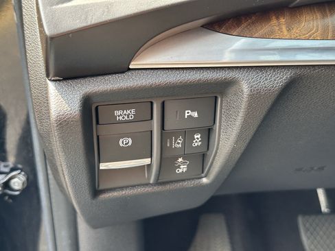 Used 2020 Acura MDX w/ Technology Package FWD image 19