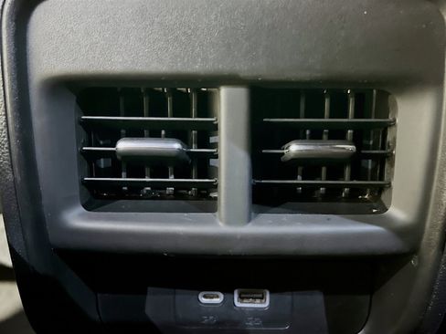 Used 2022 Cadillac XT4 Sport w/ Safety Alert Package FWD image 17