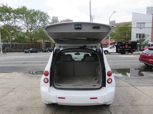 Used 2011 Chevrolet HHR LT FWD image 20