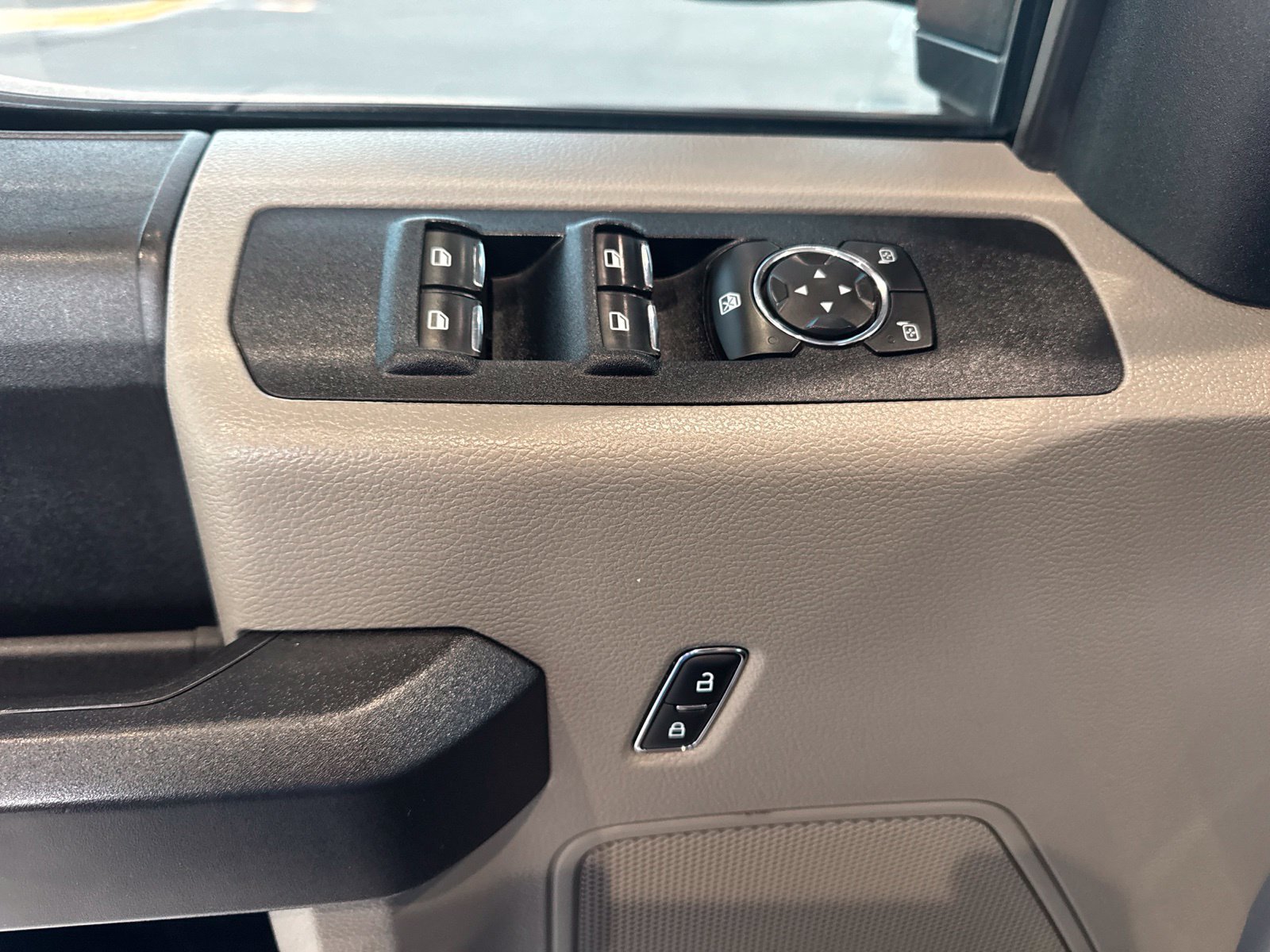 Used 2020 Ford F250 XL w/ STX Appearance Package AWD/4WD image 31