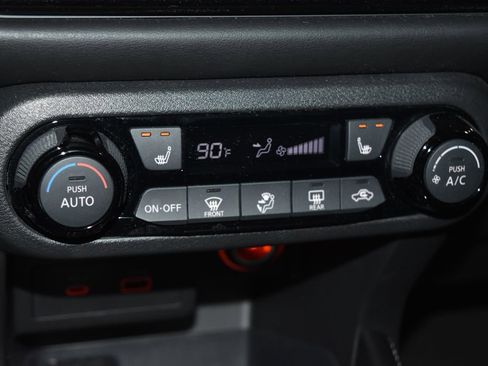 Certified 2023 Nissan Kicks SR w/ SR Premium Package image 11