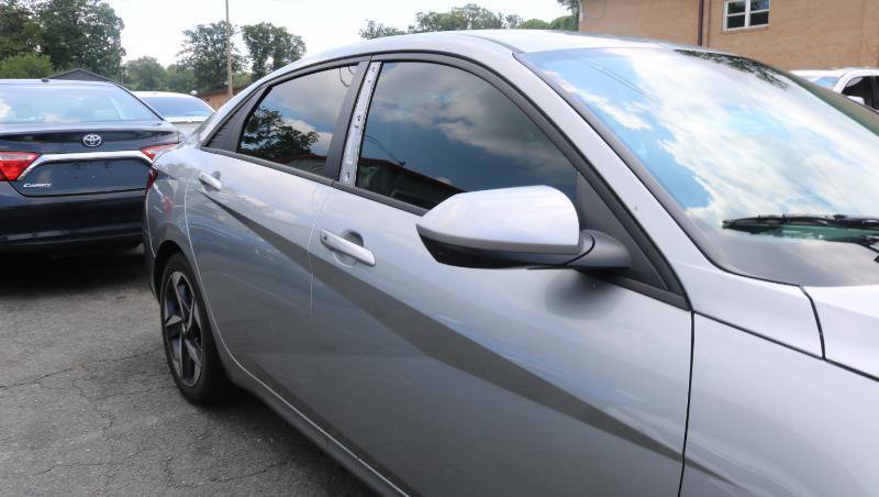 Used 2023 Hyundai Elantra SEL w/ Convenience Package FWD image 3