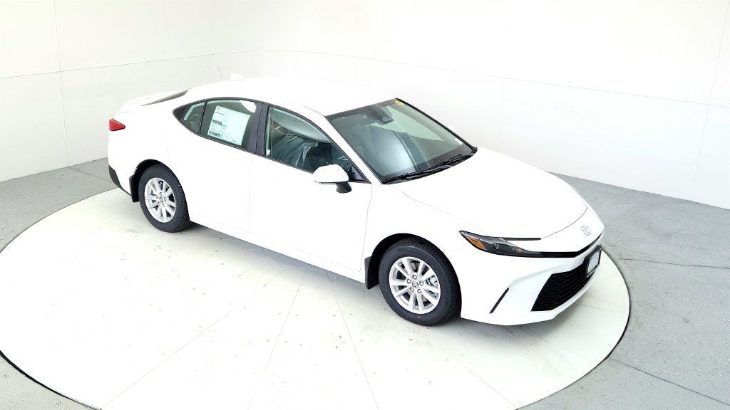 Used 2025 Toyota Camry LE AWD/4WD image 16