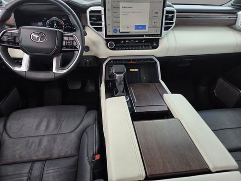 Used 2023 Toyota Sequoia Capstone RWD image 9