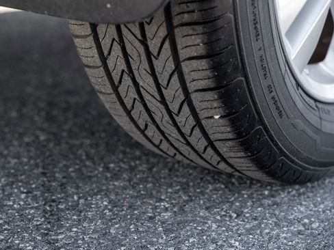 Used 2013 Nissan Rogue SV w/ Premium Pkg image 24