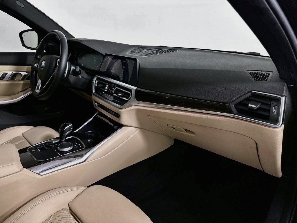 Used 2022 BMW 330i Sedan w/ Driving Assistance Package RWD image 30